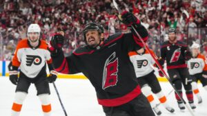 Hurricanes vs. Flyers odds, prediction, time: 2026 NHL playoff picks, Game 4 best bets from proven model