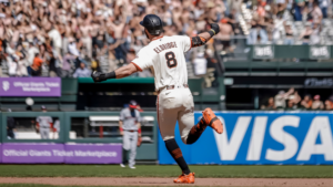 Giants' walk-off grand slam breaks record held by Roberto Clemente, caps comeback MLB hasn't seen in 17 years