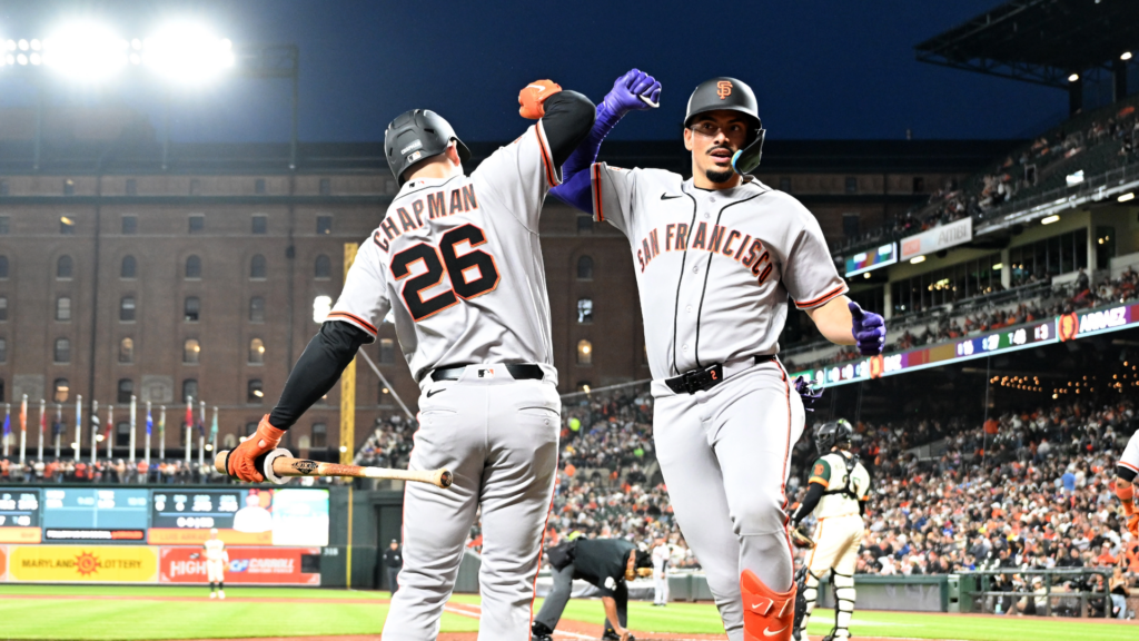 Giants reportedly weighing a deadline selloff, but how many of their big contracts are actually movable?