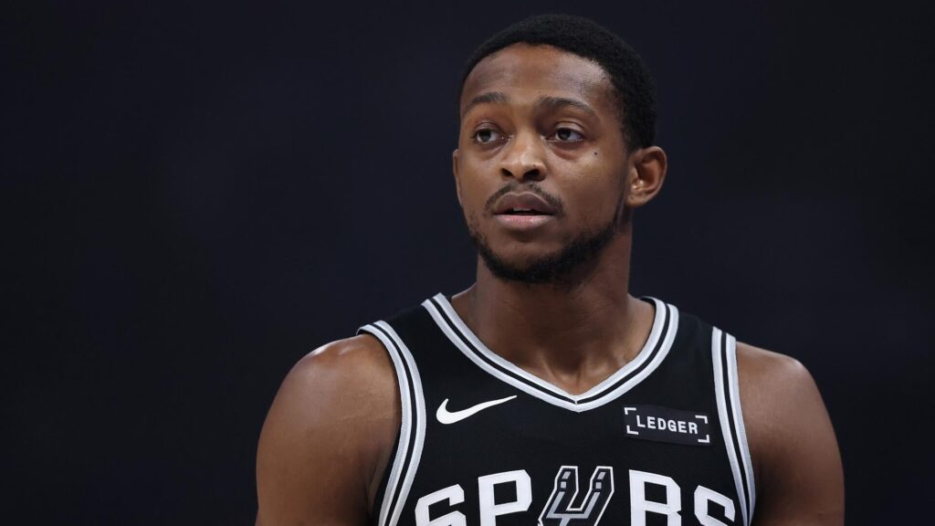 What was De'Aaron Fox thinking? Guard explains layup blunder in Spurs' Game 4 meltdown vs. Knicks