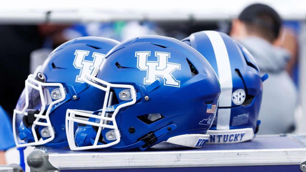 Kentucky DL Nic Smith dies at 20: Redshirt freshman was entering second season with program