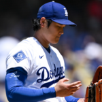 Shohei Ohtani endures second up-and-down outing, but Dodgers downplay his knee, blister issues