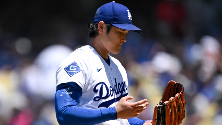 Shohei Ohtani endures second up-and-down outing, but Dodgers downplay his knee, blister issues