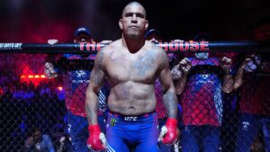 Former two-division champion Alex Pereira planning return at heavyweight in November