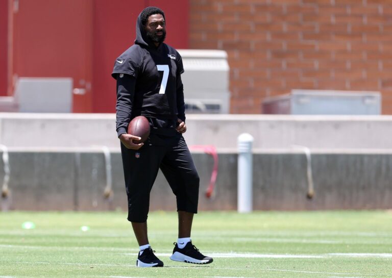 Cardinals, Jacoby Brissett agree to one-year deal for $15.5 million, per report