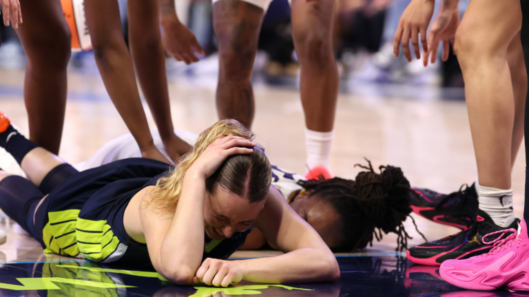 Paige Bueckers injured in scary collision with Nneka Ogwumike as Wings down Sparks for sixth win in a row
