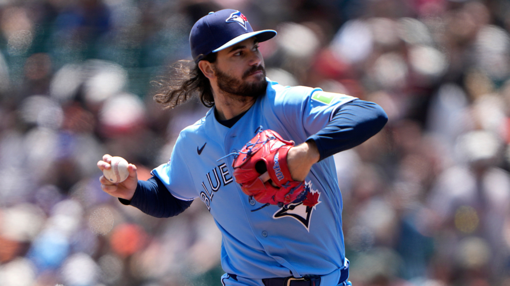 Blue Jays' Dylan Cease takes no-hitter into ninth vs. Giants, falls short of Toronto's first no-no since 1990