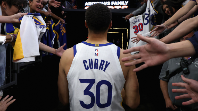 The Warriors are marginalizing the end of Stephen Curry's prime, and it's a basketball sin