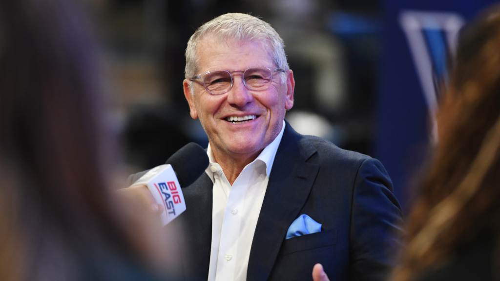 In WNBA broadcast return, Geno Auriemma lauds rival Notre Dame alum Jessica Shepard as 'best player' on court