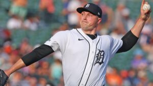 MLB trade deadline predictions; Aaron Rodgers reunites with family ahead of final NFL season