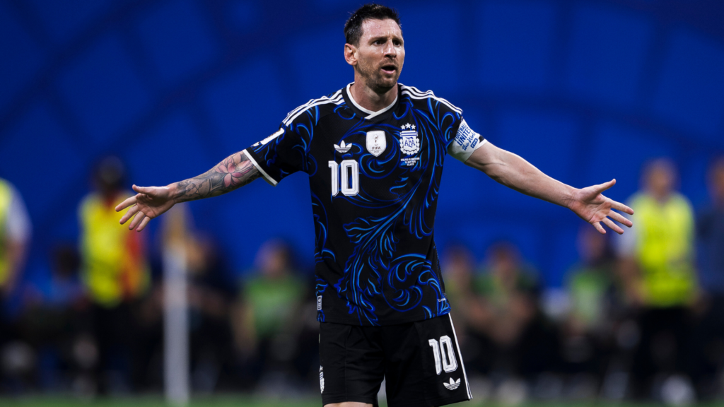 2026 World Cup final predictions, expert picks: Will Lionel Messi and Argentina crack Spain's elite defense?