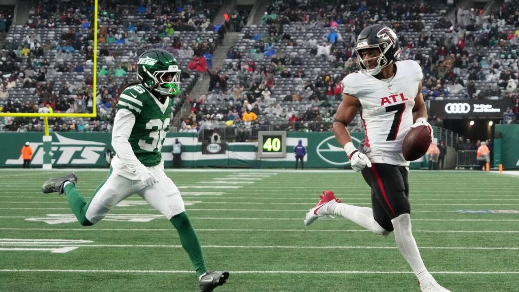 Fantasy football 2026 rankings, draft prep: Model makes top QB, RB, WR, TE picks, NFL cheat sheets, ADP, tiers