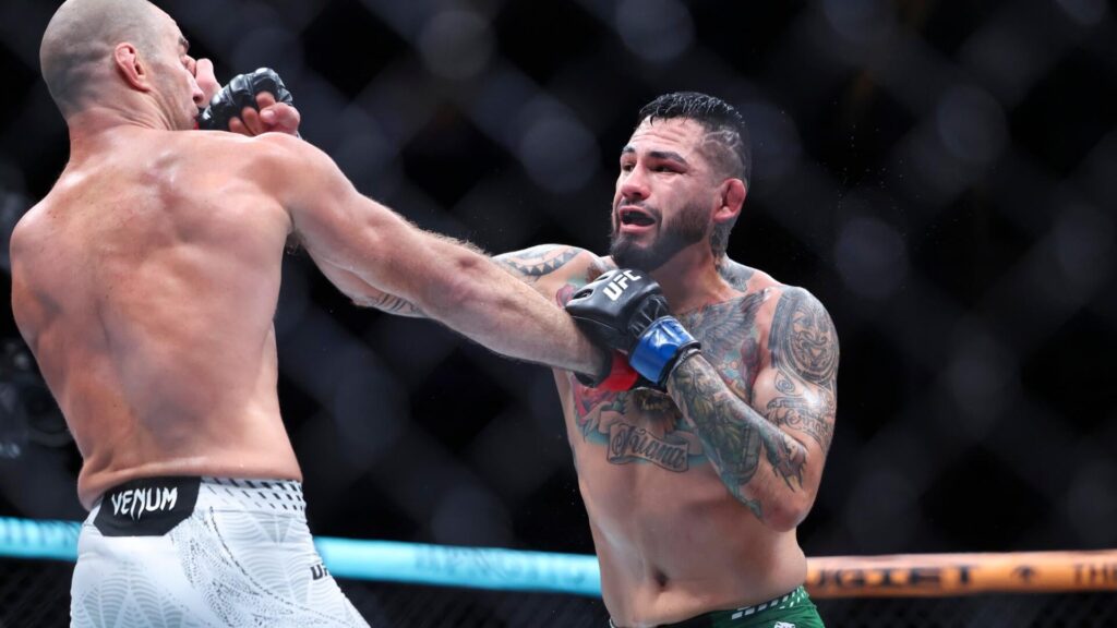 UFC Fight Night odds, predictions, time: Anthony Hernandez vs. Gregory Rodrigues picks by elite MMA expert