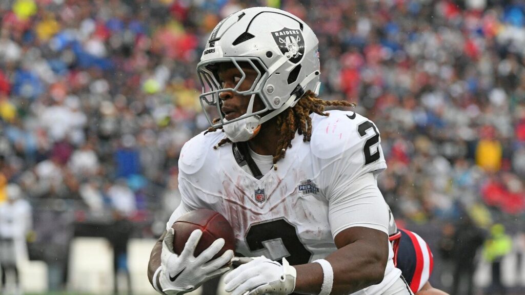 Ashton Jeanty uncertainty highlights Fantasy Football risers and fallers from Week 2 of the NFL preseason