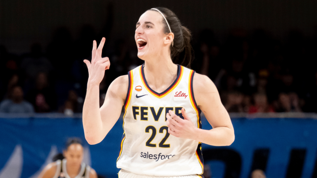Caitlin Clark hits eight 3-pointers in one of the best games of her career