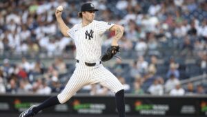 MLB DFS: Top DraftKings, FanDuel daily Fantasy baseball picks include Richie Palacios on Monday, Aug. 3