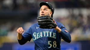 Luis Castillo traded to White Sox: Mariners starter to bolster Chicago rotation hanging on to division lead