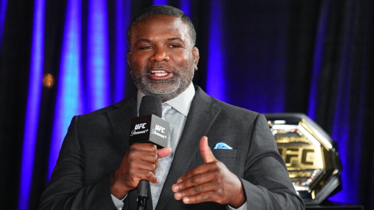 Din Thomas apologizes to Gillian Robertson for 'irresponsible' retirement announcement after UFC 330 loss