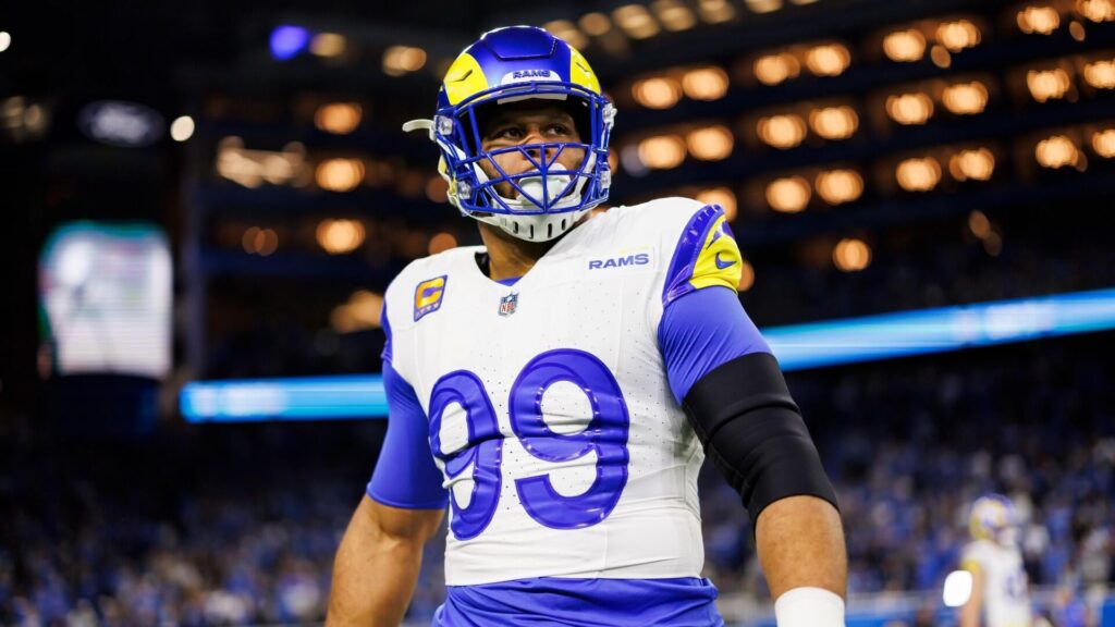 Aaron Donald back: Three-time Defensive Player of the Year returning to Rams for 2026 season