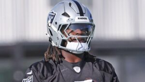 Raiders' Ashton Jeanty injured after landing awkwardly, has sprained ankle according to reports