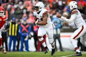 Four-time Pro Bowl RB Nick Chubb announces retirement after 8 NFL seasons