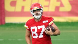 Andy Reid laughs off Travis Kelce 'dad bod' talk, says Chiefs TE looks as good as ever