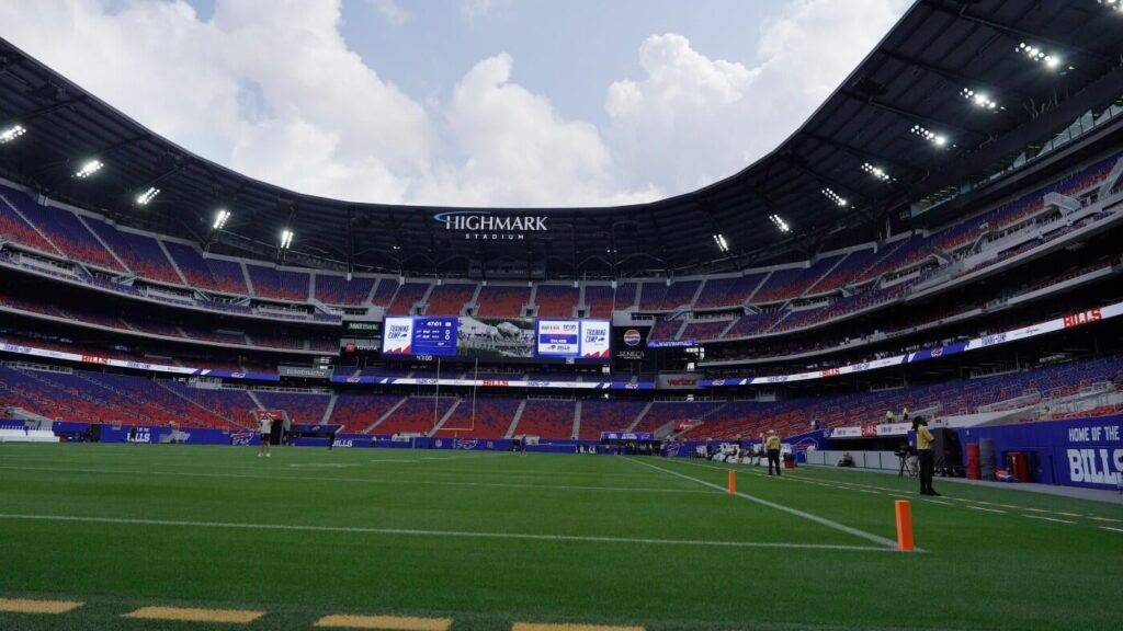 Apparently, $2.1 billion doesn't buy a clear view: Bills fans discover major problem with new stadium