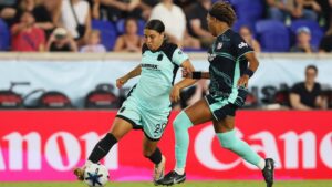 NWSL Team of the Week: Sam Kerr stays on fire; Denver Summit's Ayo Oke making things look easy