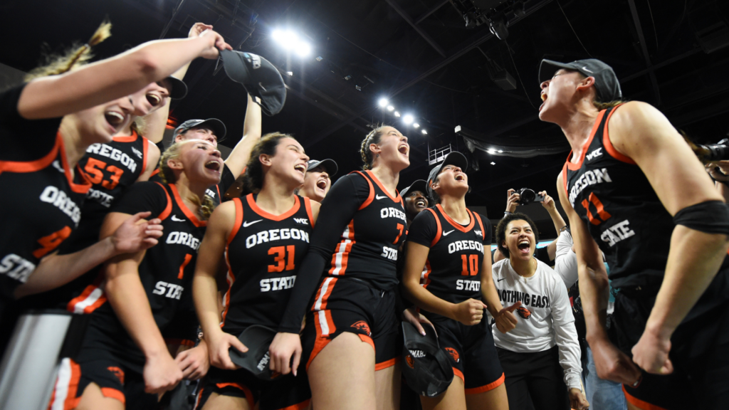 Over 100 women's college basketball players join groundbreaking unionization effort: 'We want one voice'