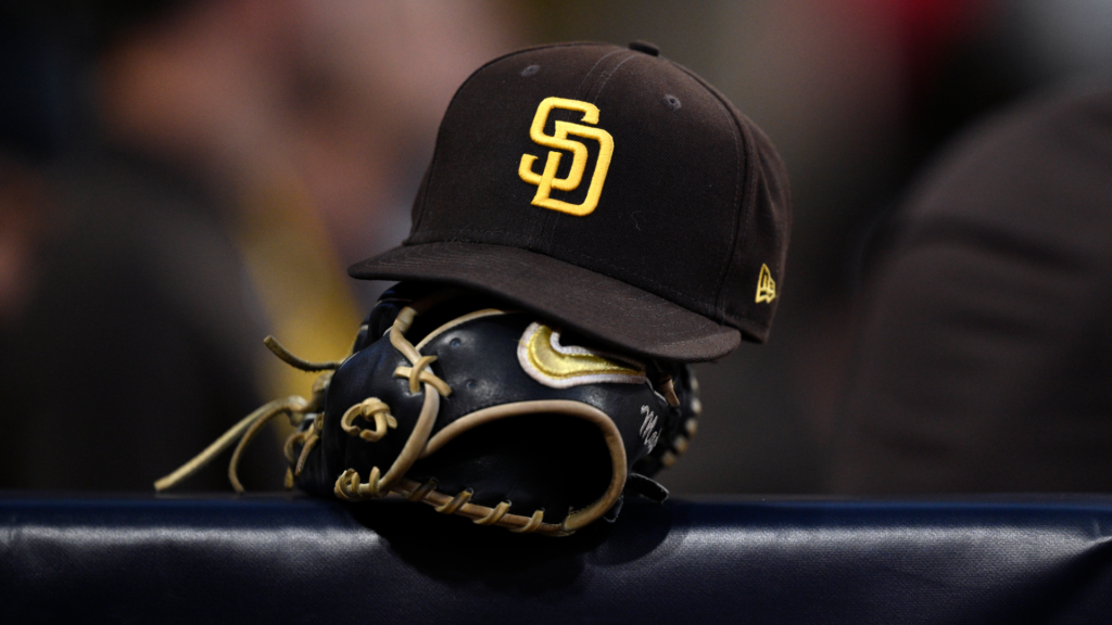 Padres' minor-league catching coordinator detained by ICE in Texas