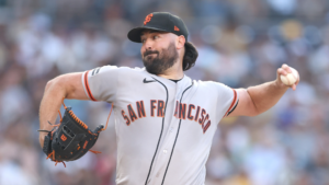 Surging Padres add Robbie Ray to rotation: San Diego acquiring veteran lefty in trade deadline deal