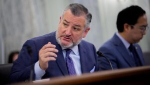 Ted Cruz envisions Trump signing college sports bill during 2026 football season, but Senate hurdles remain