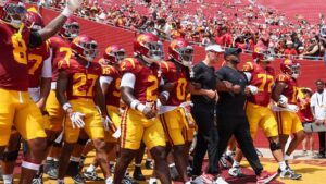 USC's empty seats show fans still haven't bought in on Lincoln Riley's hype for 2026
