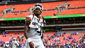 Deshaun Watson fires back at Browns fans after being booed: 'It's a disrespectful thing'