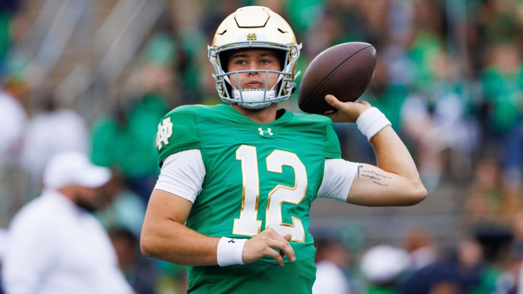 Notre Dame vs. Wisconsin prediction, odds, time: 2026 Week 1 college football picks by expert on 9-2 run