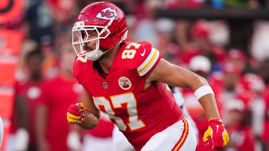Chiefs vs. Broncos SGP: 'Monday Night Football' same-game parlay picks, bets, props from SportsLine AI