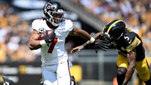 Saints vs. Falcons picks, player props: Expert's best bets for Monday Night Football in NFL Week 4