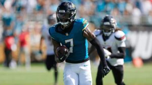 NFL trade deadline proposals: One move for each of eight Super Bowl contenders