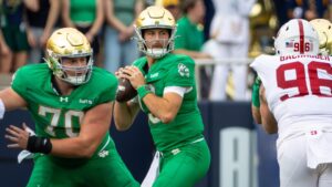 Notre Dame vs. Navy odds, picks, predictions, line, spread: Saturday college football betting preview