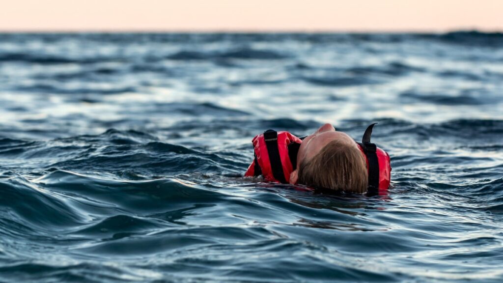 4 Ways to Die in Cold Water