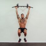 Can Your Dead-Hang Time Really Tell You How Long You’ll Live? A Longevity Doctor Weighs In.