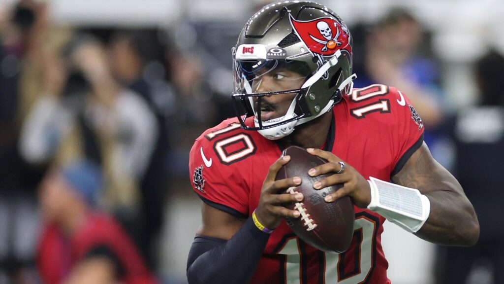 Buccaneers rookie Jalon Daniels orchestrates wild upset of Cowboys in second career start